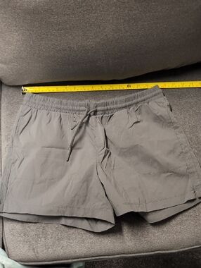 Te Verde Gray Elastic-Waist Athletic Shorts